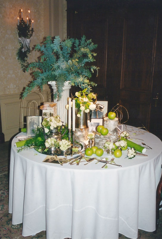 Table arrangement for an event